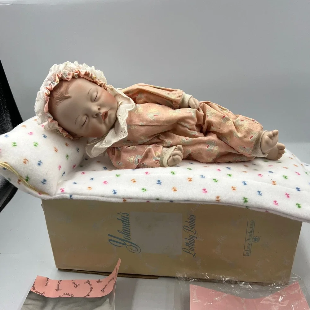 Ashton-Drake Yolanda Bello Porcelain Baby Doll Rock-a-Bye Baby Lullaby Babies